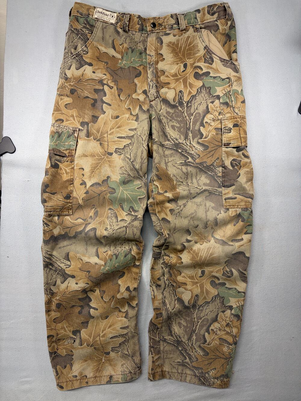 Vintage Clarkfield Outdoors Leaf Camo Cargo Pants